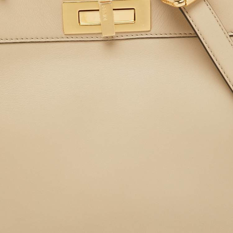 مملوكة مسبقًا Fendi Beige Leather Medium Peekaboo ISeeU Top Handle Bag
