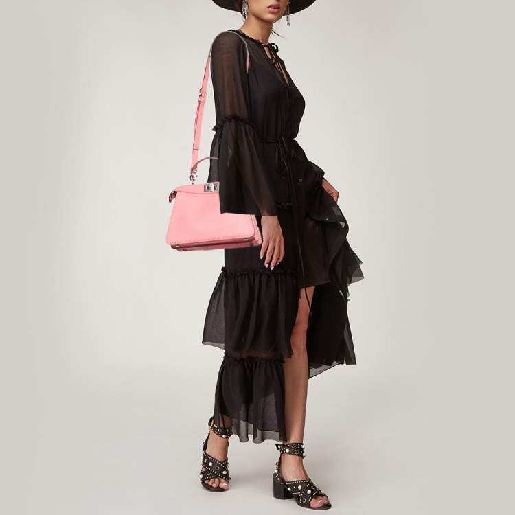 مملوكة مسبقًا Fendi Pink Selleria Leather Small Peekaboo ISeeU Top Handle Bag