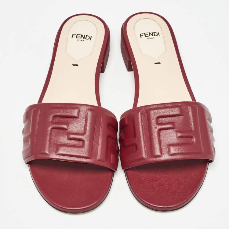 مملوكة مسبقًا Fendi Burgundy Leather FF Flat Slides Size 37