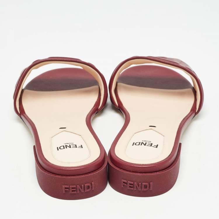 مملوكة مسبقًا Fendi Burgundy Leather FF Flat Slides Size 37