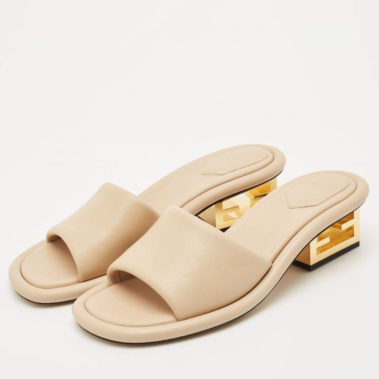 مملوكة مسبقًا Fendi Beige Leather FF Baguette Heel Slide Sandals Size 40