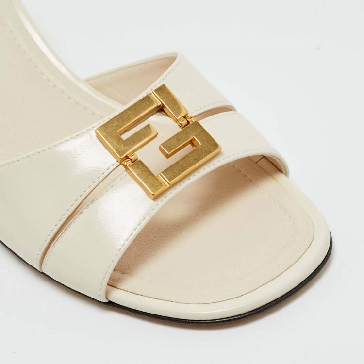 Pre Owned Fendi Cream Leather FF Buckle Slide Sandals Size 38.5