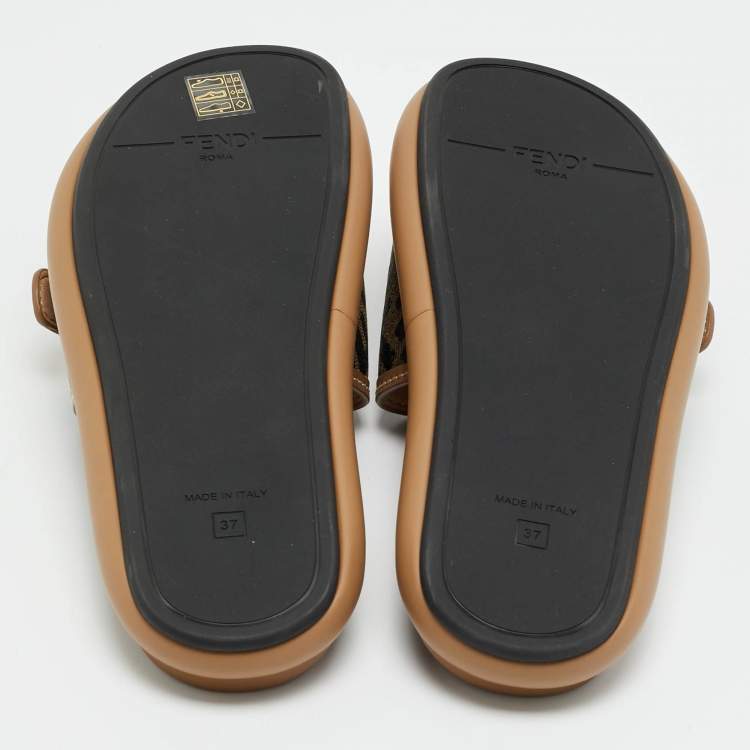Pre Owned Fendi Feel Size 37 Zucca Brown Canvas and Leather Flat Sandals