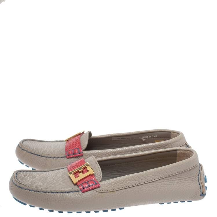 Pre Owned Fendi Grey Textured Leather FF Logo Loafers Size 39