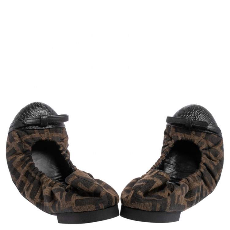 مملوكة مسبقًا Fendi Brown/Black Zucca Canvas and Leather Bow Detail Ballet Flats Size 37.5