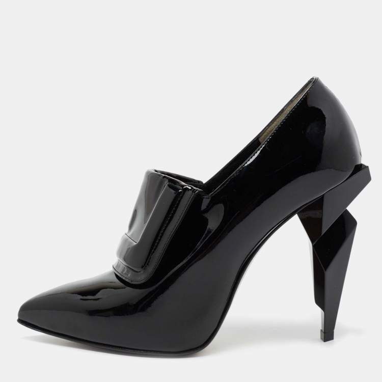 مملوكة مسبقًا Fendi Black Patent Leather Diamond Heel Pointed Toe Ankle Booties Size 38.5
