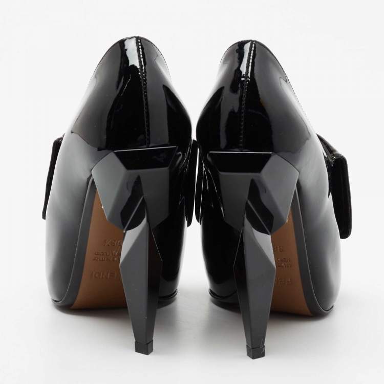 مملوكة مسبقًا Fendi Black Patent Leather Diamond Heel Pointed Toe Ankle Booties Size 38.5