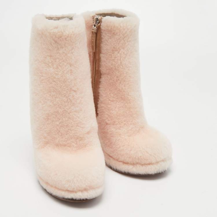 مملوكة مسبقًا Fendi Light Pink Shearling Ice Heel Ankle Length Boots Size 36