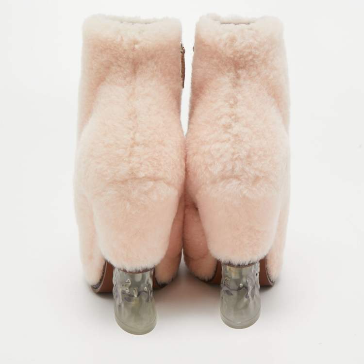 مملوكة مسبقًا Fendi Light Pink Shearling Ice Heel Ankle Length Boots Size 36