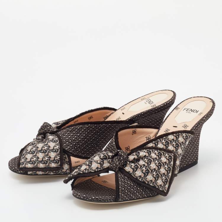 Pre Owned Fendi Brown Fabric Knotted Slide Sandals Size 38.5