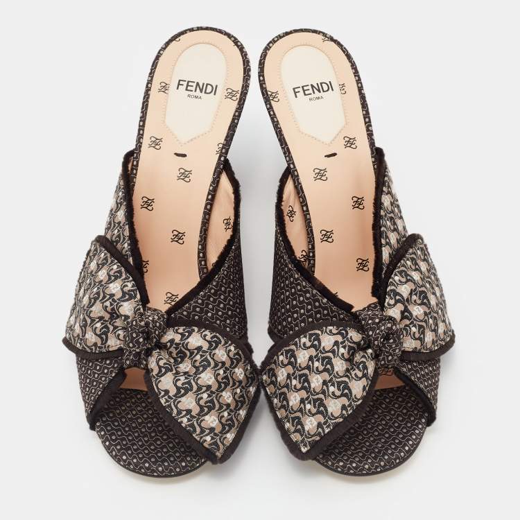 Pre Owned Fendi Brown Fabric Knotted Slide Sandals Size 38.5