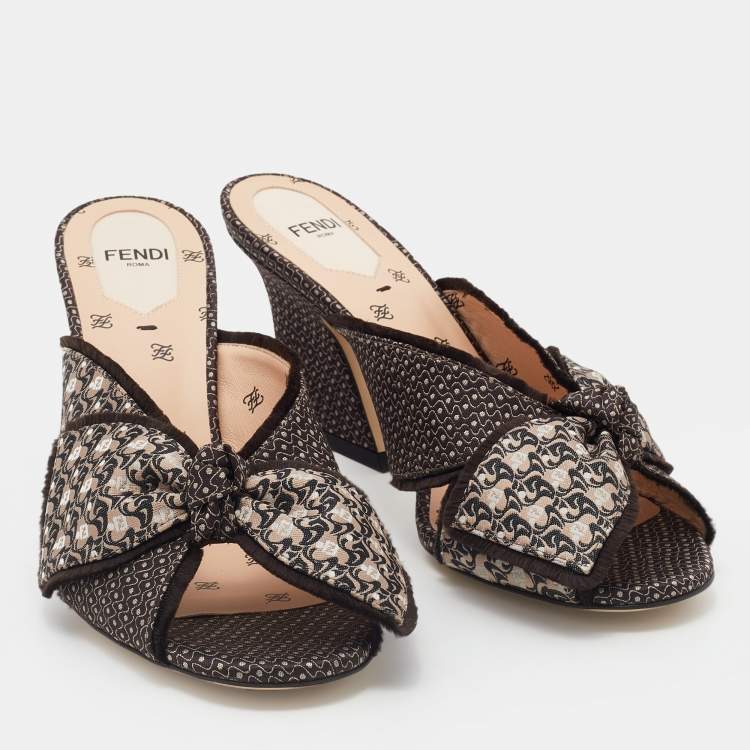 Pre Owned Fendi Brown Fabric Knotted Slide Sandals Size 38.5