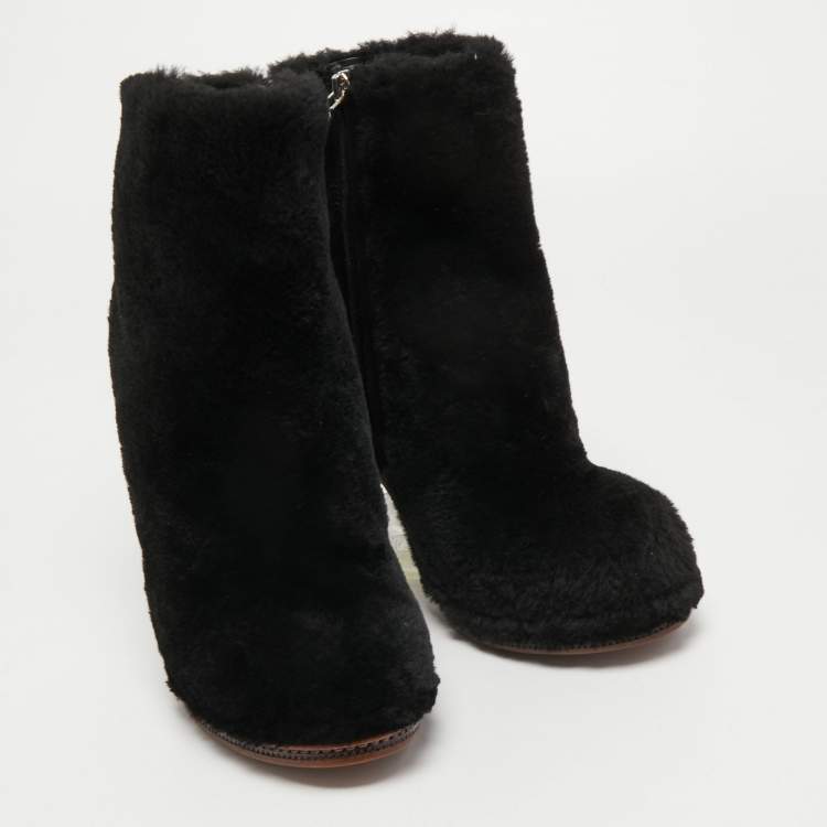 Pre Owned Fendi Black Fur Ankle Boots Size 39