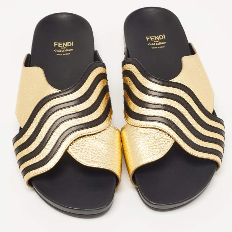 مملوكة مسبقًا Fendi Black/Gold Leather Wave Slides Size 40