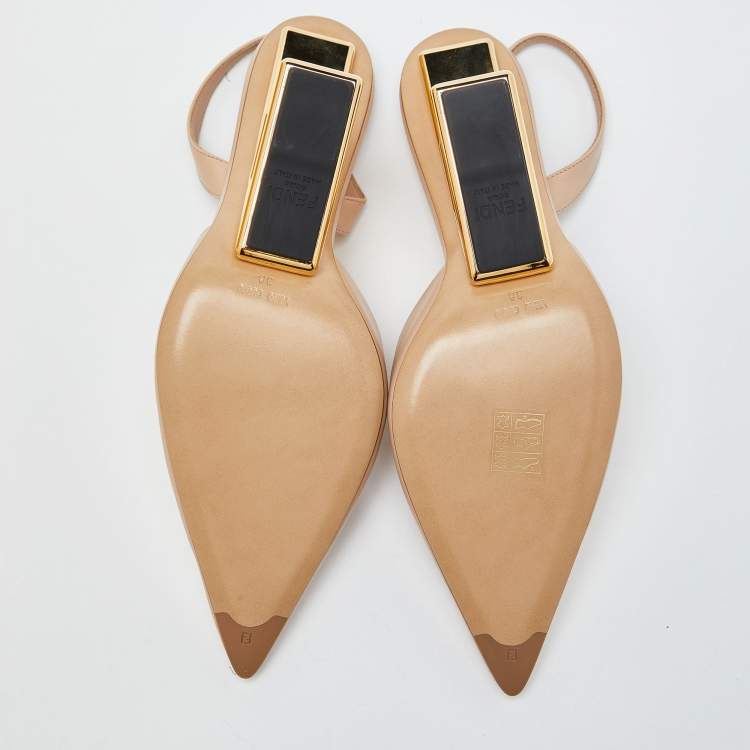 مملوكة مسبقًا Fendi Beige Leather Fendi First Slide Sandals Size 38