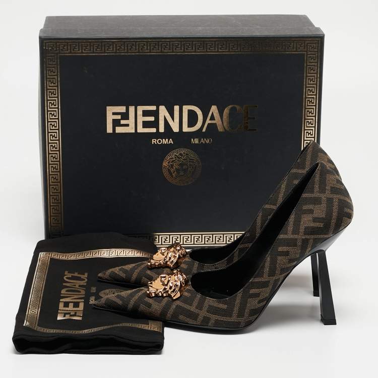 مملوكة مسبقًا Fendi x Versace Fendace Brown Zucca Canvas Medusa Pumps Size 36.5