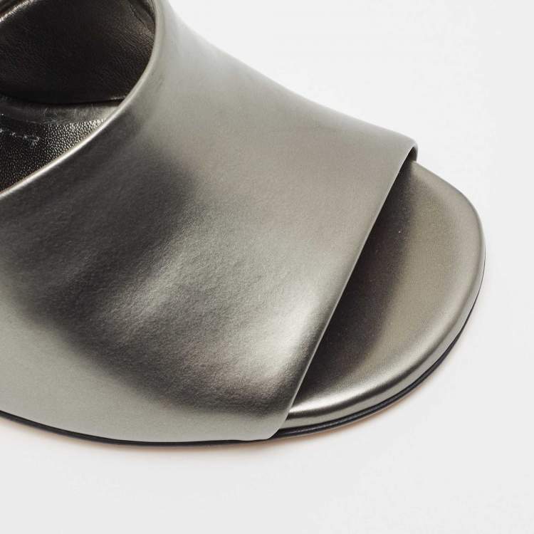 Pre Owned Fendi Grey Leather First Slide Sandals Size 36