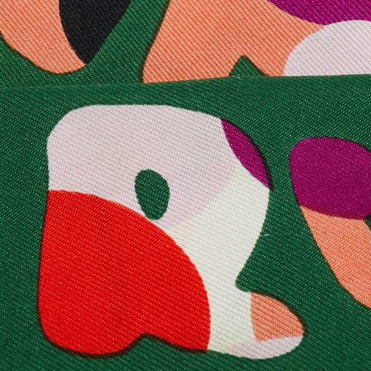 مملوكة مسبقًا Fendi Green Fendi Roma Print Silk Bandeau 