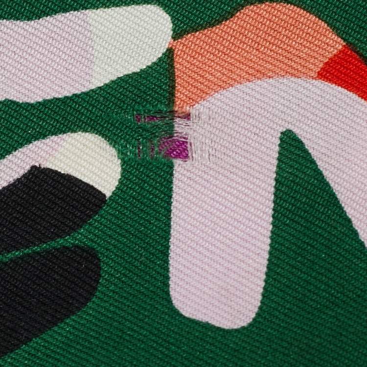 مملوكة مسبقًا Fendi Green Fendi Roma Print Silk Bandeau 