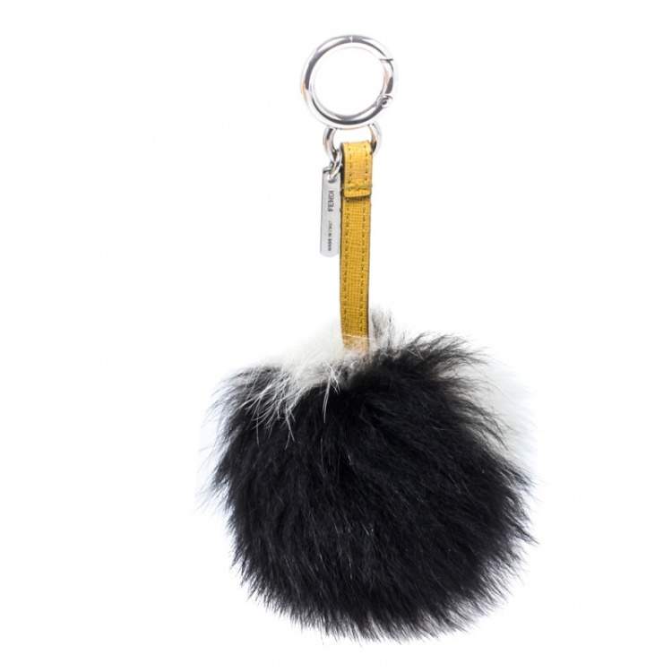 Pre Owned Fendi Monochrome Fox Fur Pom Pom Keyring/ Bag Charm