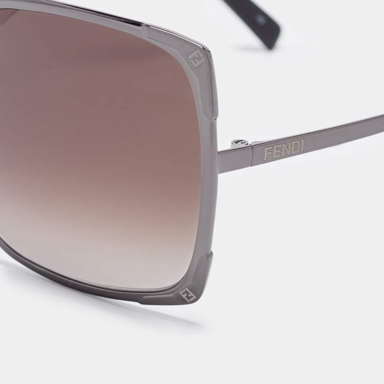Pre Owned Fendi Black Gradient FS5226 Oversized Sunglasses