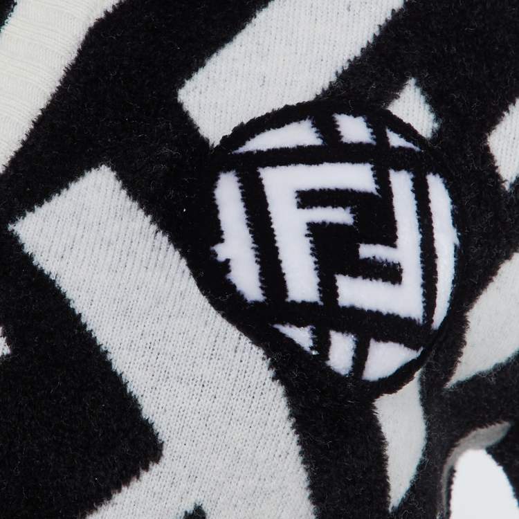 Pre Owned Fendi Monochrome FF Jacquard Knit V-Neck Pullover XS