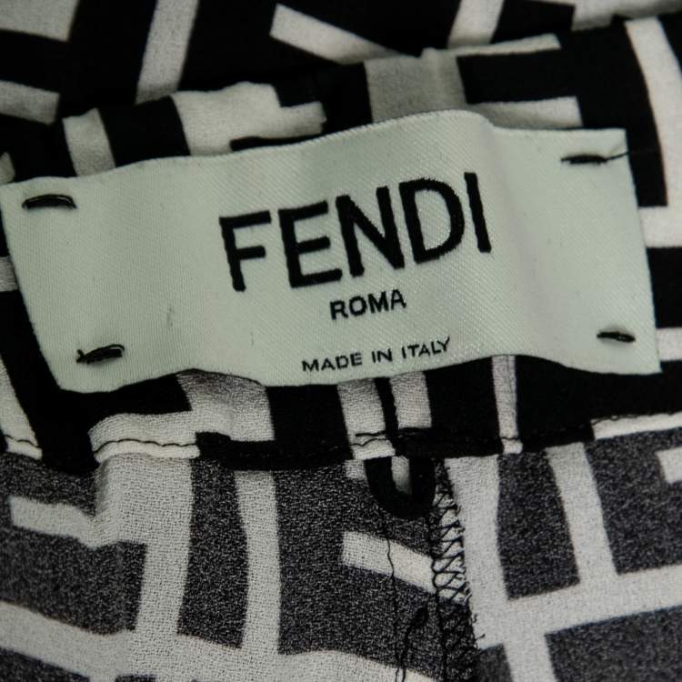 مملوكة مسبقًا Fendi Monochrome FF Logo Printed Silk Pajama L