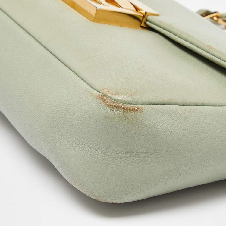 Pre Owned Fendi Mint Green Leather Mini Be Baguette Bag 