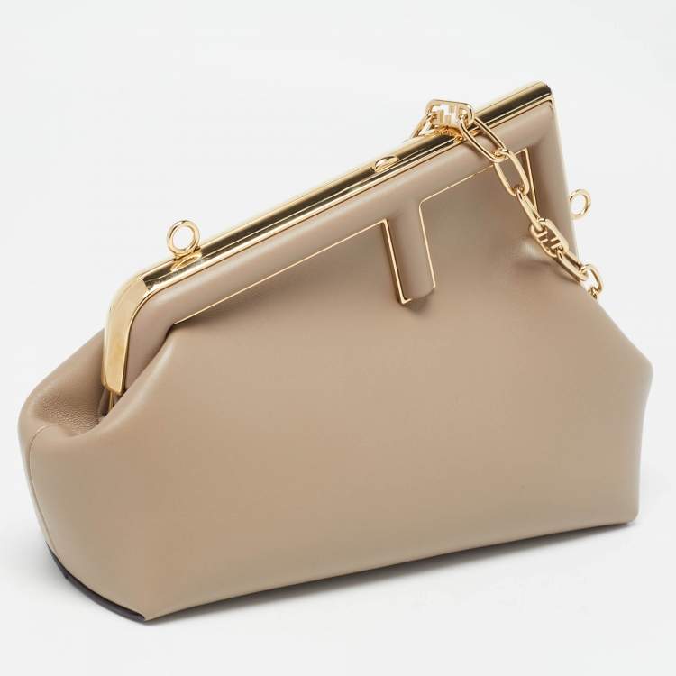 مملوكة مسبقًا Fendi Grey Leather Small Midi First Shoulder Bag