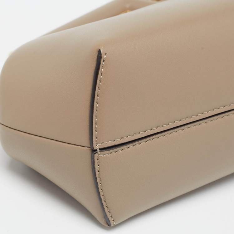 مملوكة مسبقًا Fendi Grey Leather Small Midi First Shoulder Bag
