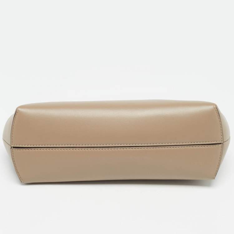 مملوكة مسبقًا Fendi Grey Leather Small Midi First Shoulder Bag