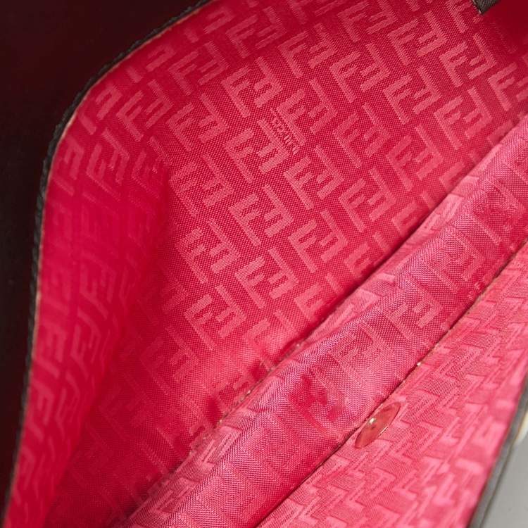 Pre Owned Fendi Black Embossed Leather Wallet On Chain