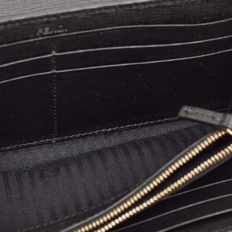 مملوكة مسبقًا Fendi Black Leather 2Jours Continental Wallet