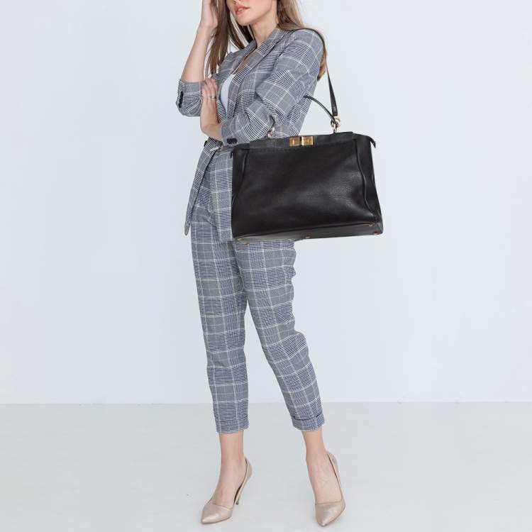 مملوكة مسبقًا Fendi Black Leather Large Selleria Peekaboo Top Handle Bag