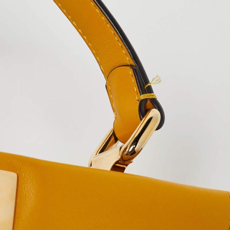 مملوكة مسبقًا Fendi Yellow Woven Leather Medium Peekaboo Top Handle Bag
