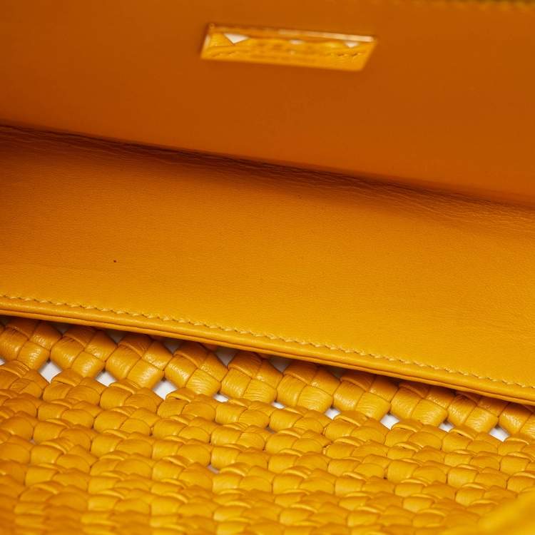 مملوكة مسبقًا Fendi Yellow Woven Leather Medium Peekaboo Top Handle Bag