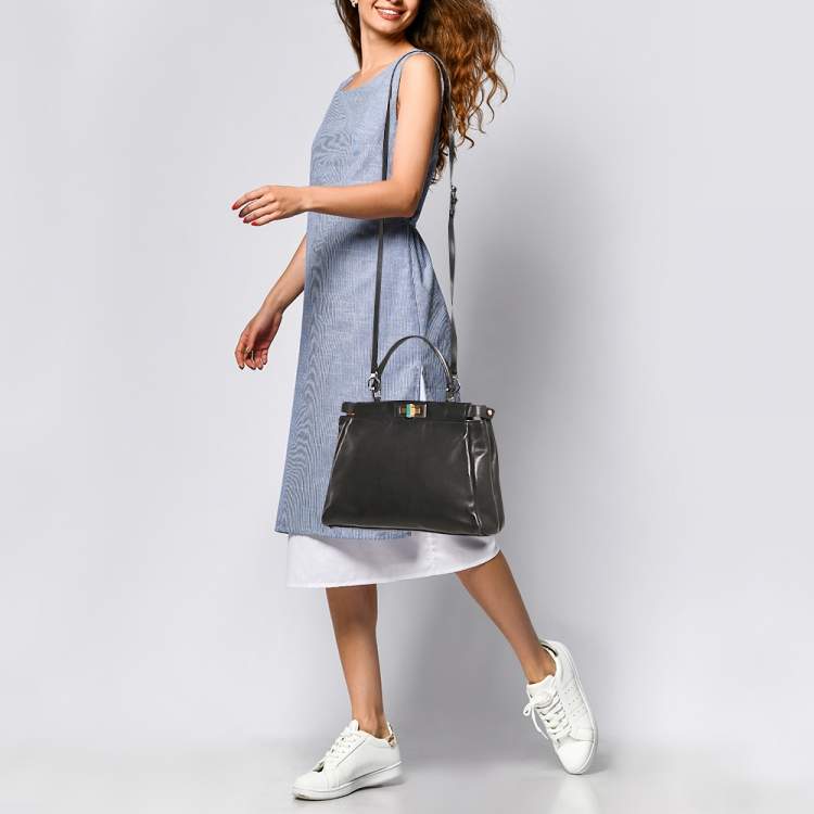Pre Owned Fendi Black Leather Medium Peekaboo Top Handle Bag