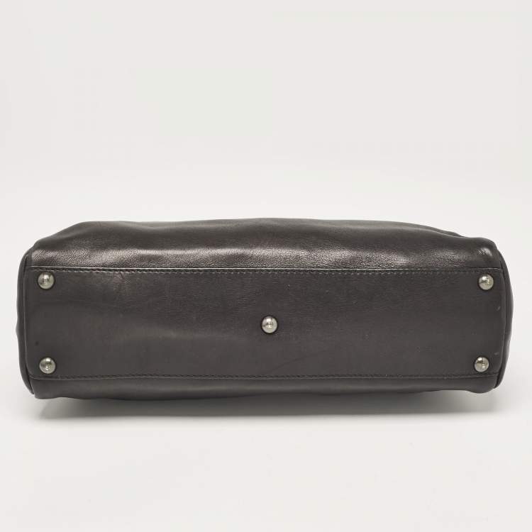 Pre Owned Fendi Black Leather Medium Peekaboo Top Handle Bag