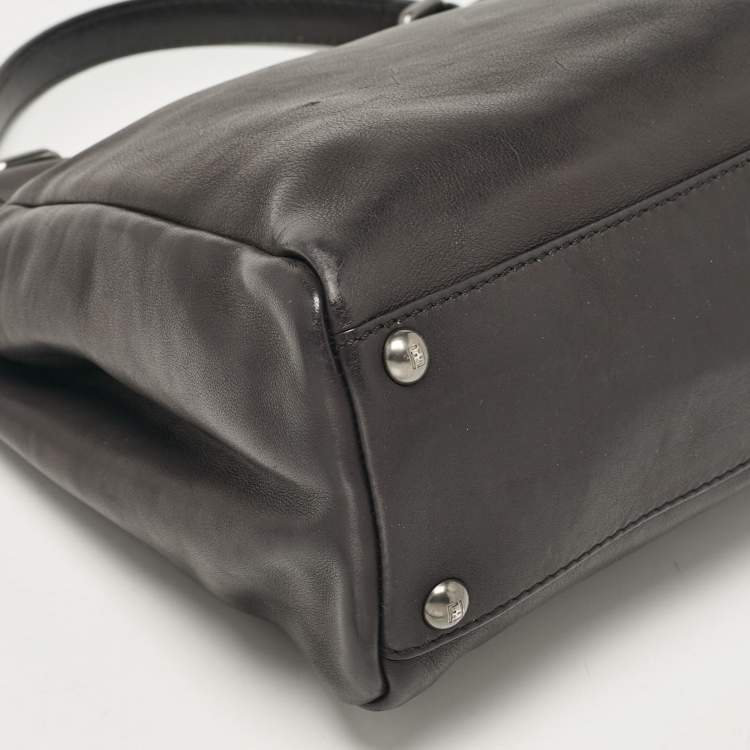 Pre Owned Fendi Black Leather Medium Peekaboo Top Handle Bag