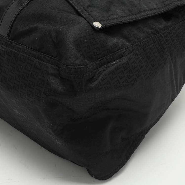 مملوكة مسبقًا Fendi Black Zucchino Nylon Front Pocket Shoulder Bag