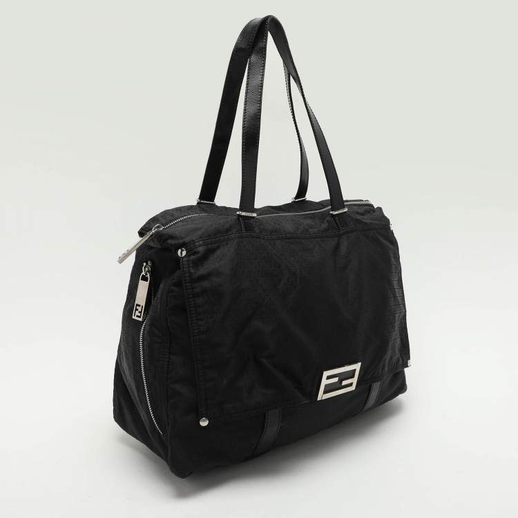 مملوكة مسبقًا Fendi Black Zucchino Nylon Front Pocket Shoulder Bag
