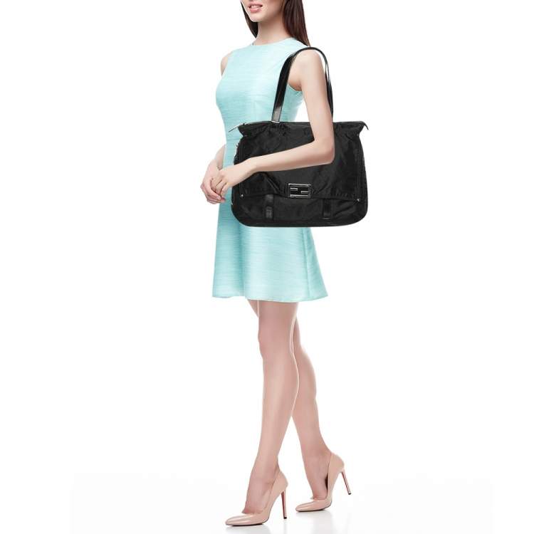 مملوكة مسبقًا Fendi Black Zucchino Nylon Front Pocket Shoulder Bag