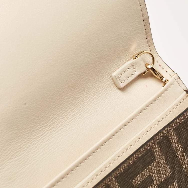 Pre Owned Fendi Red Leather Peekaboo Chain Clutch