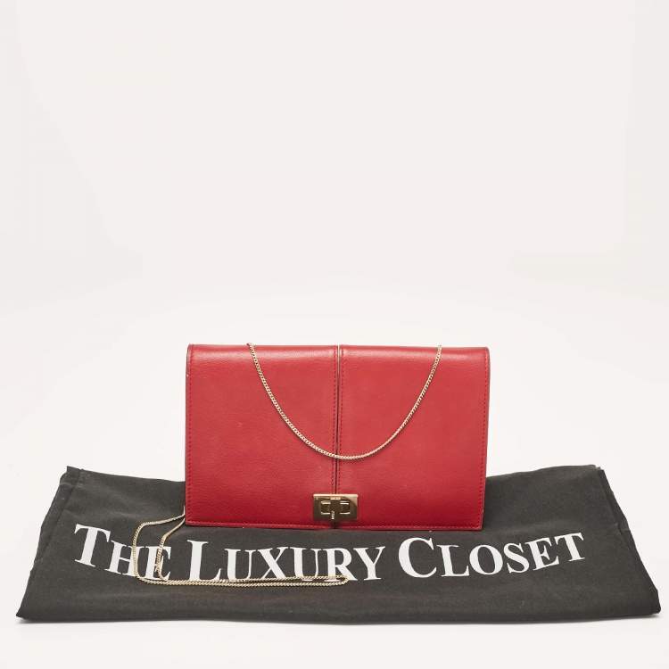 Pre Owned Fendi Red Leather Peekaboo Chain Clutch
