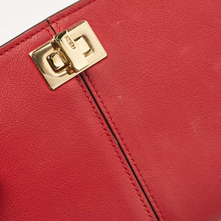 Pre Owned Fendi Red Leather Peekaboo Chain Clutch
