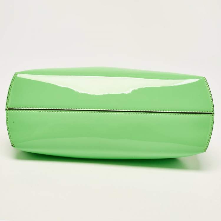 مملوكة مسبقًا Fendi Green Patent Leather Midi first Bag