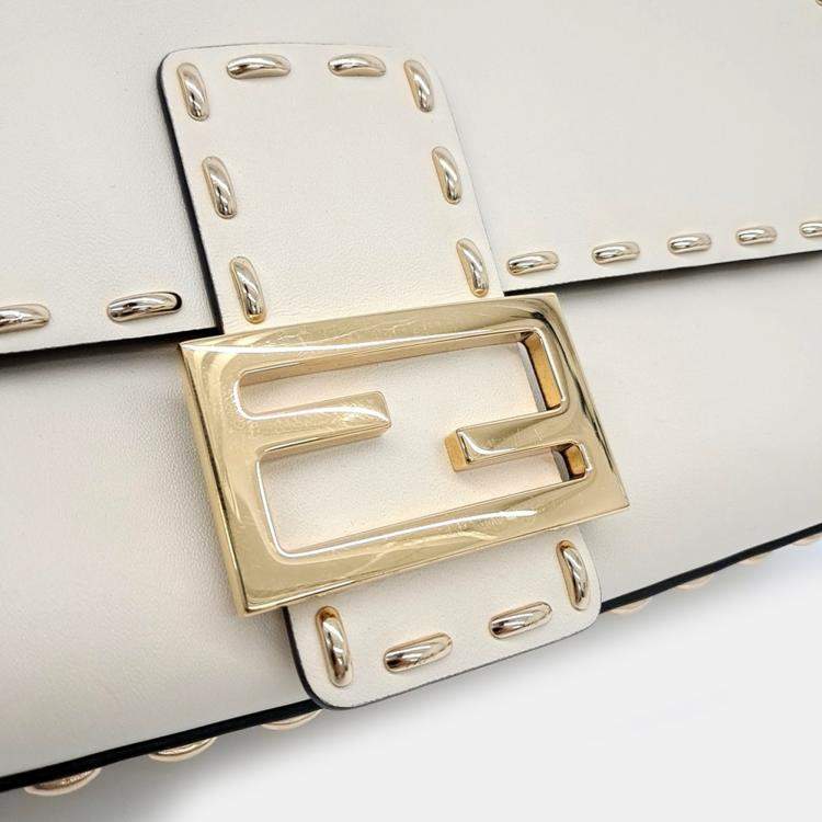 Pre Owned Fendi Beige Leather Baguette Shoulder Bag
