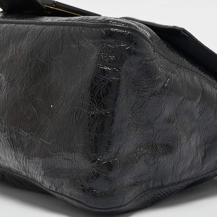 Pre Owned Fendi Black Crinkled Patent Leather Mama Baguette Shoulder Bag