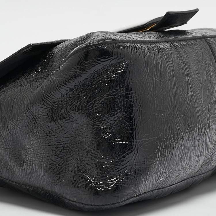 Pre Owned Fendi Black Crinkled Patent Leather Mama Baguette Shoulder Bag