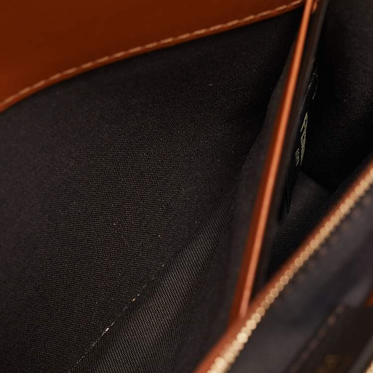 Pre Owned Fendi Brown Leather Logo Embossed Wallet On Chain